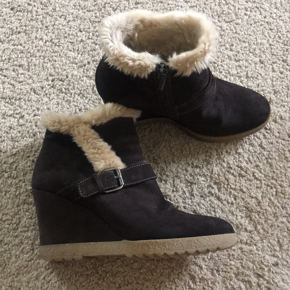Suede boots